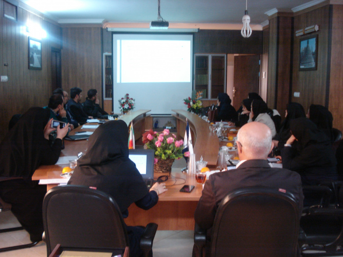 برگزاری جلسه بازآموزی قوانین و مقررات آموزشی دانشگاه و فرایند اجرای برگزاری آزمون متمرکز