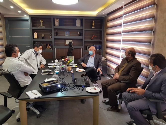 رئیس دانشگاه جامع علمی کاربردی استان سمنان با مدیر کارخانه شرکت صنعتی روستا دیدار کرد
